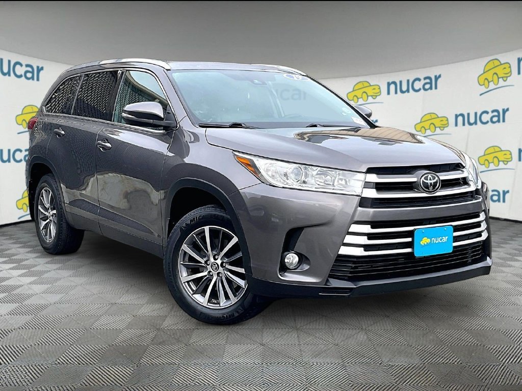 Used 2019 Gray Toyota XLE image 1