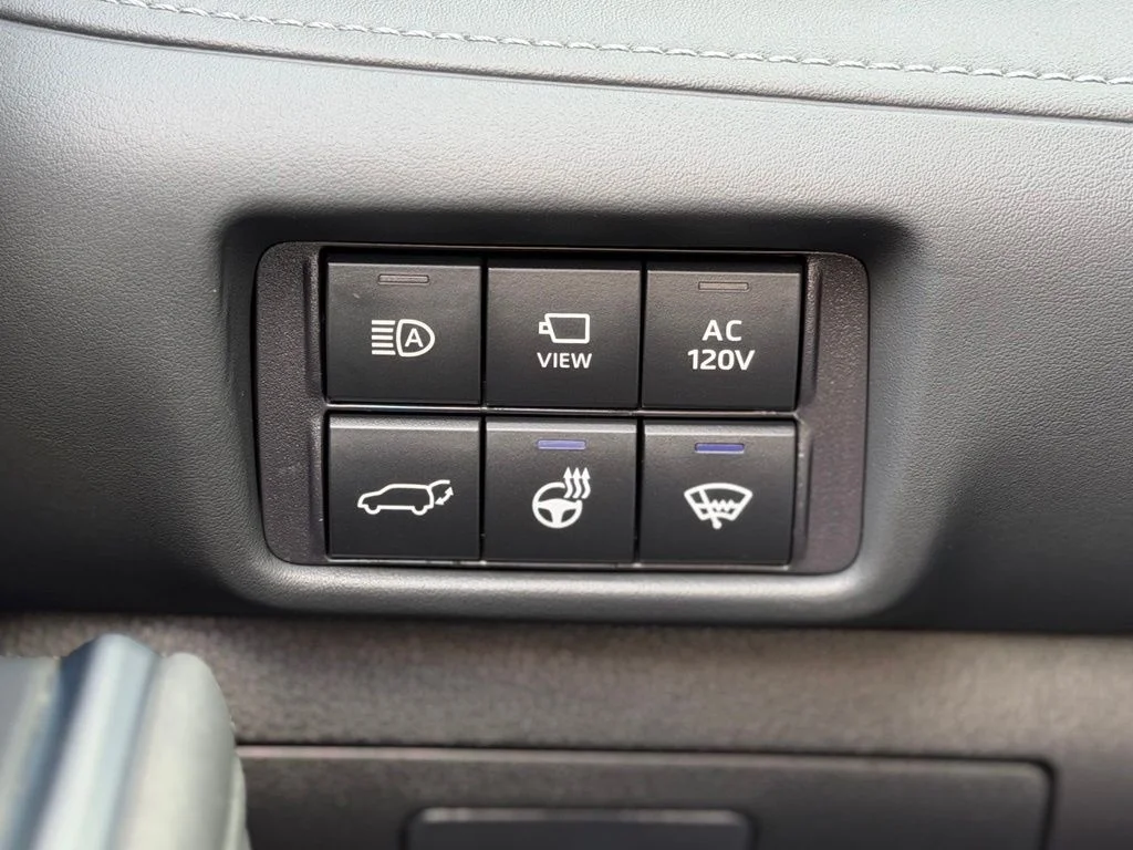 Used 2022 Red Toyota Platinum image 29