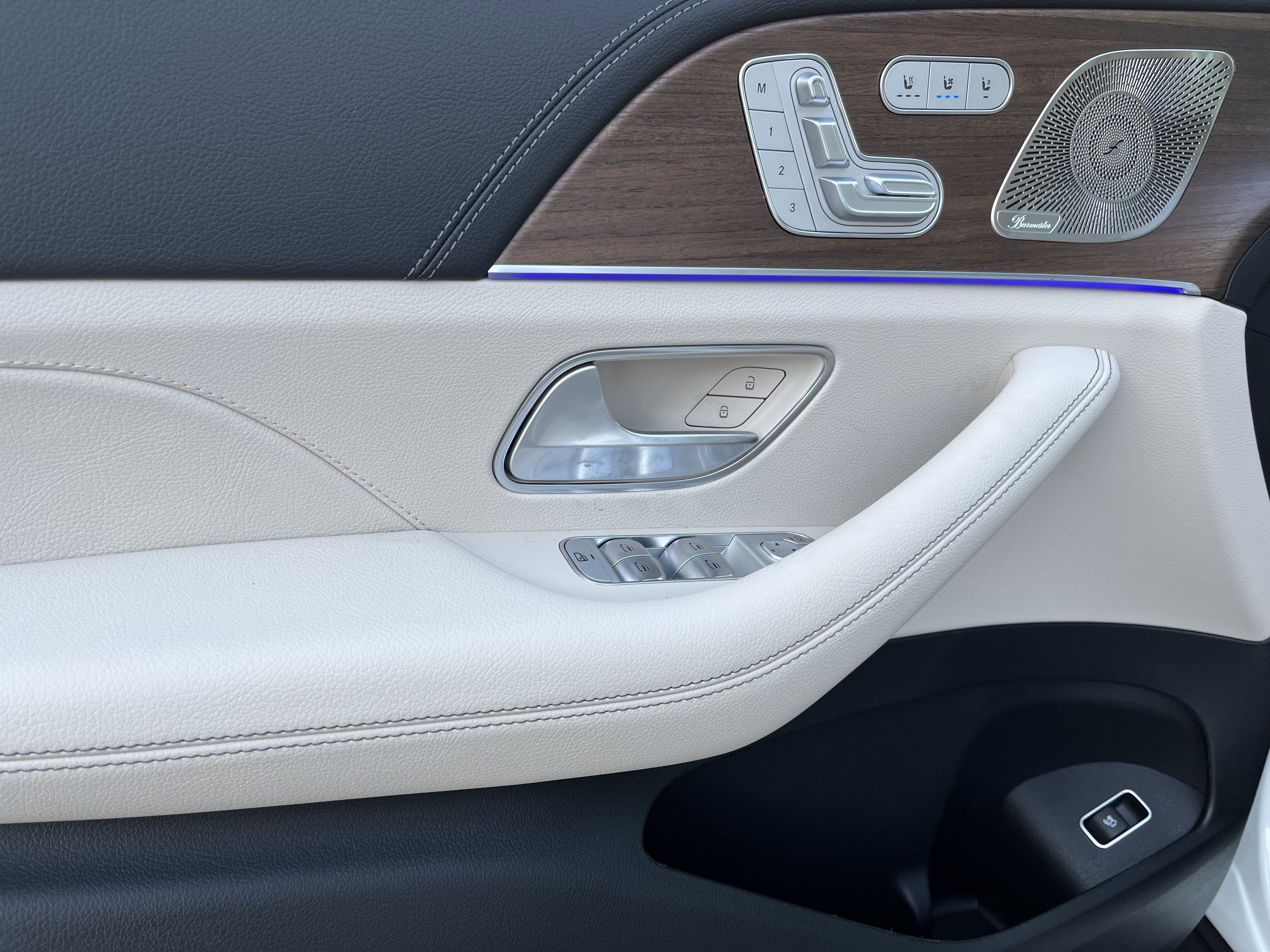 New 2026 Polar White Mercedes-Benz GLS 450 image 13