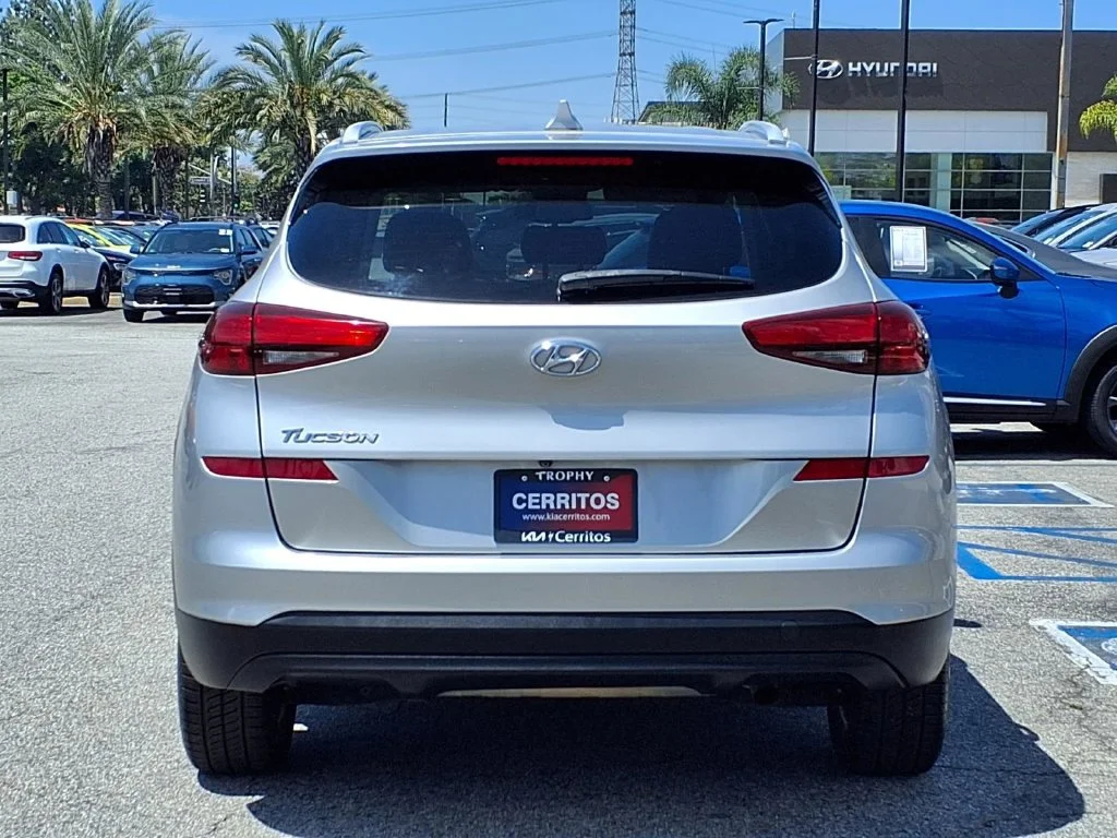 Used 2020 Silver Hyundai Value image 4