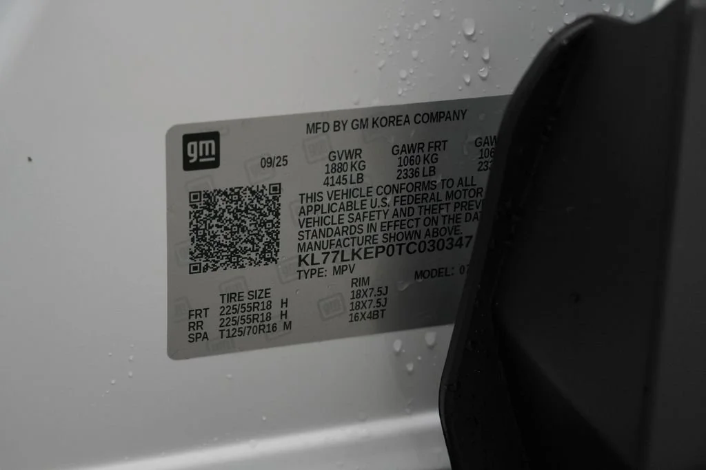 New 2026 Summit White Chevrolet ACTIV image 41