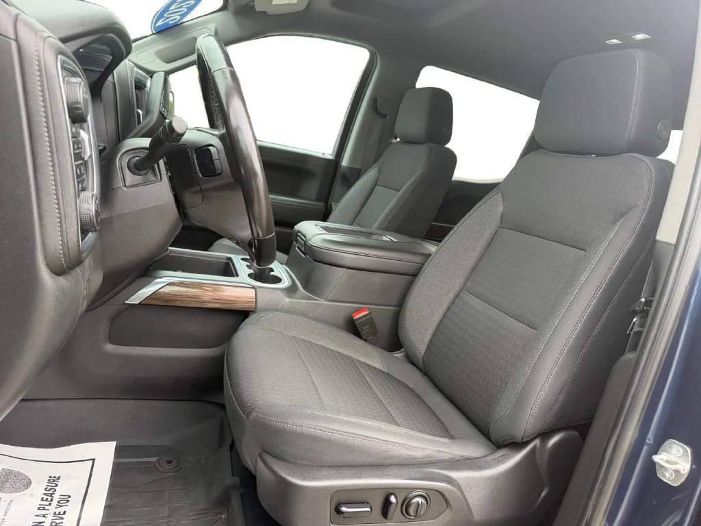 Used 2020 NORTHSKY BLUE METALLIC Chevrolet RST image 26