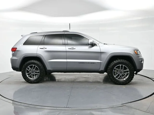 Used 2020 Billet Silver Metallic Clearcoat Jeep Limited image 8