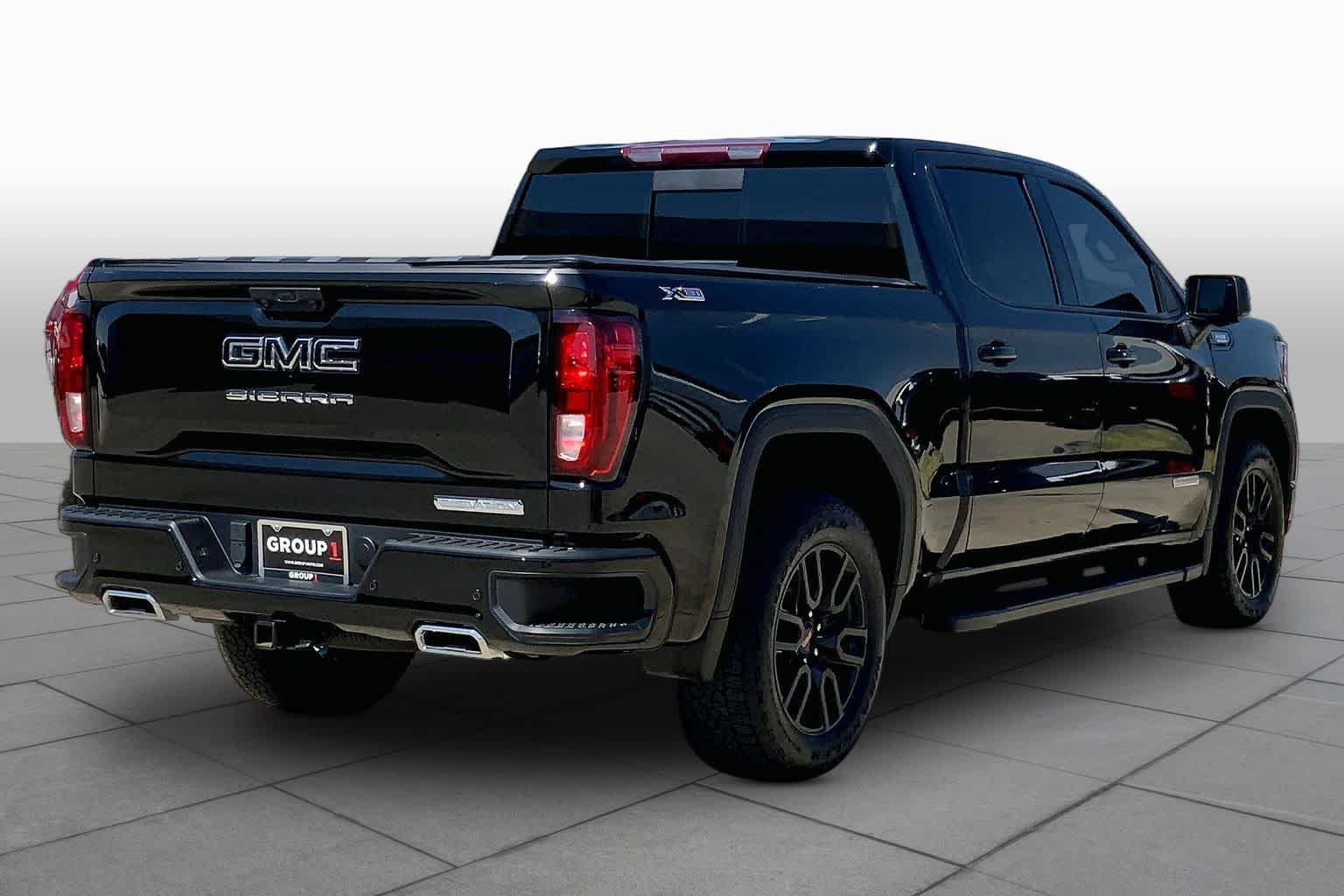 Used 2025 Onyx Black GMC Elevation image 13