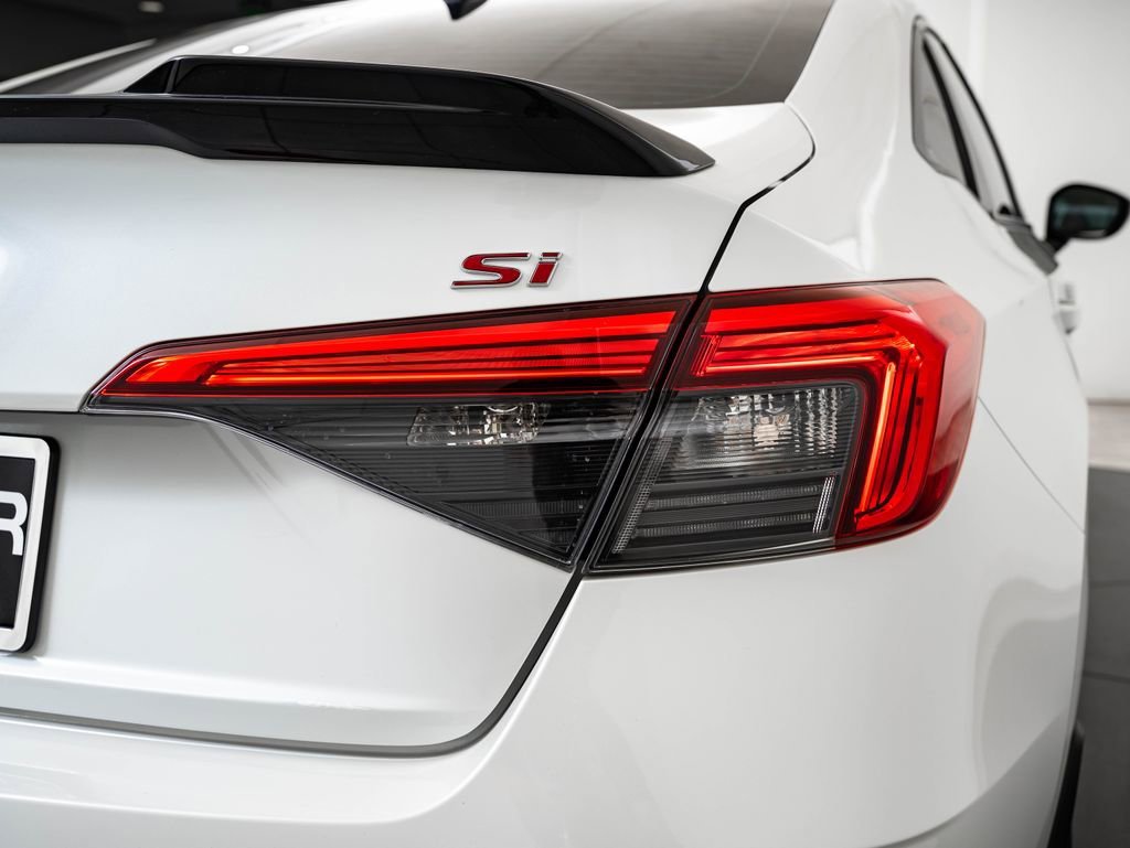 Used 2023 Platinum White Pearl Honda Si image 9