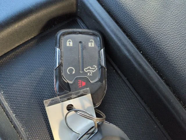 Used 2020 Silver Chevrolet RST image 27