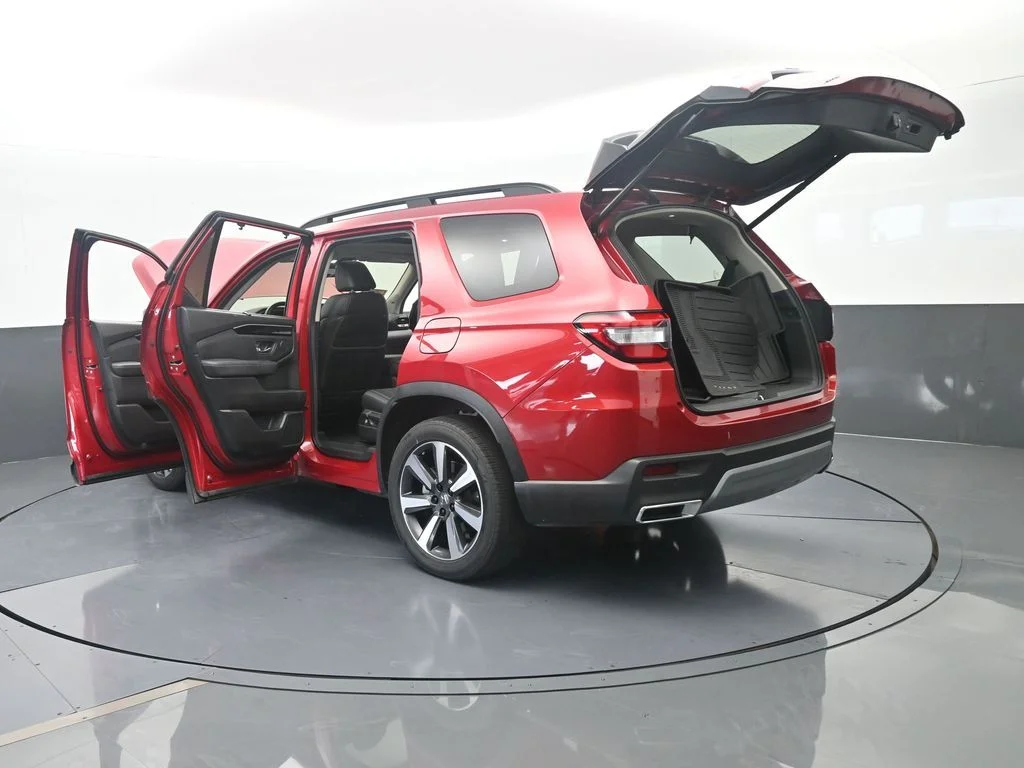 Used 2024 Radiant Red Metallic II Honda Touring image 83