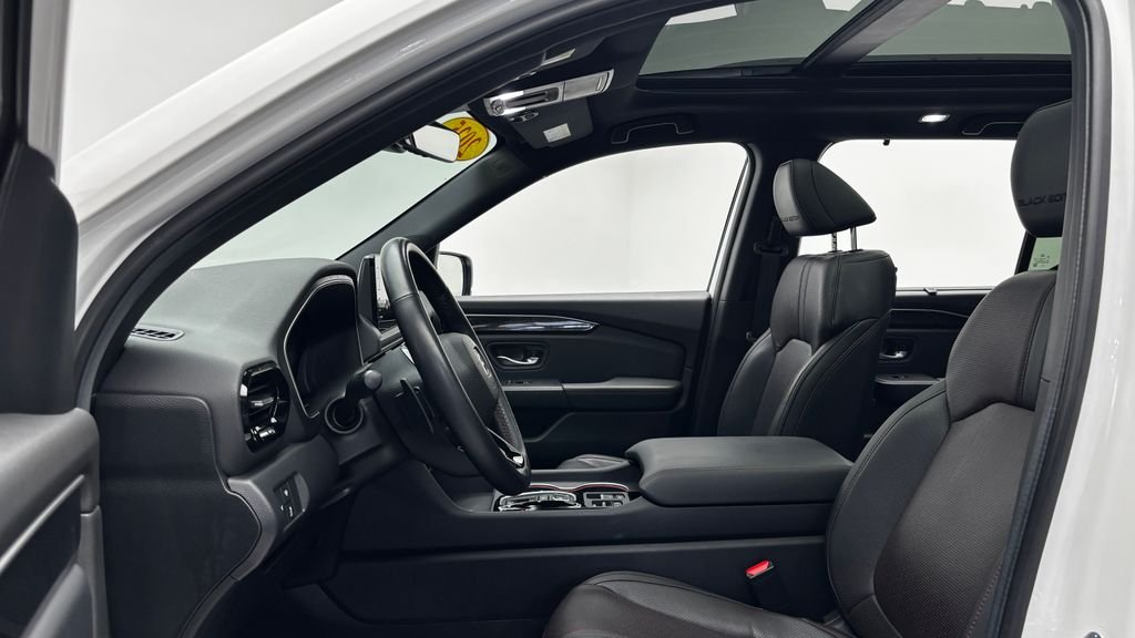 Used 2025 White Honda Black Edition image 13