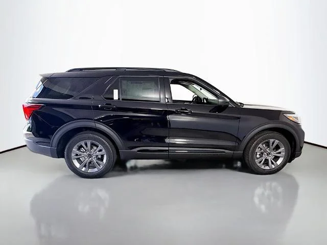 New 2026 Agate Black Metallic Ford Active image 41
