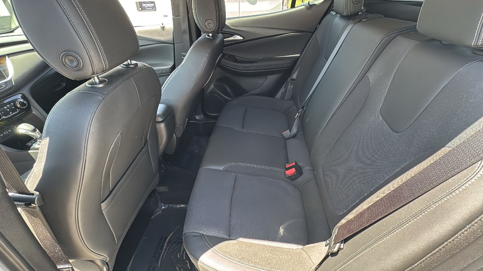 Used 2022 White Buick Preferred image 27