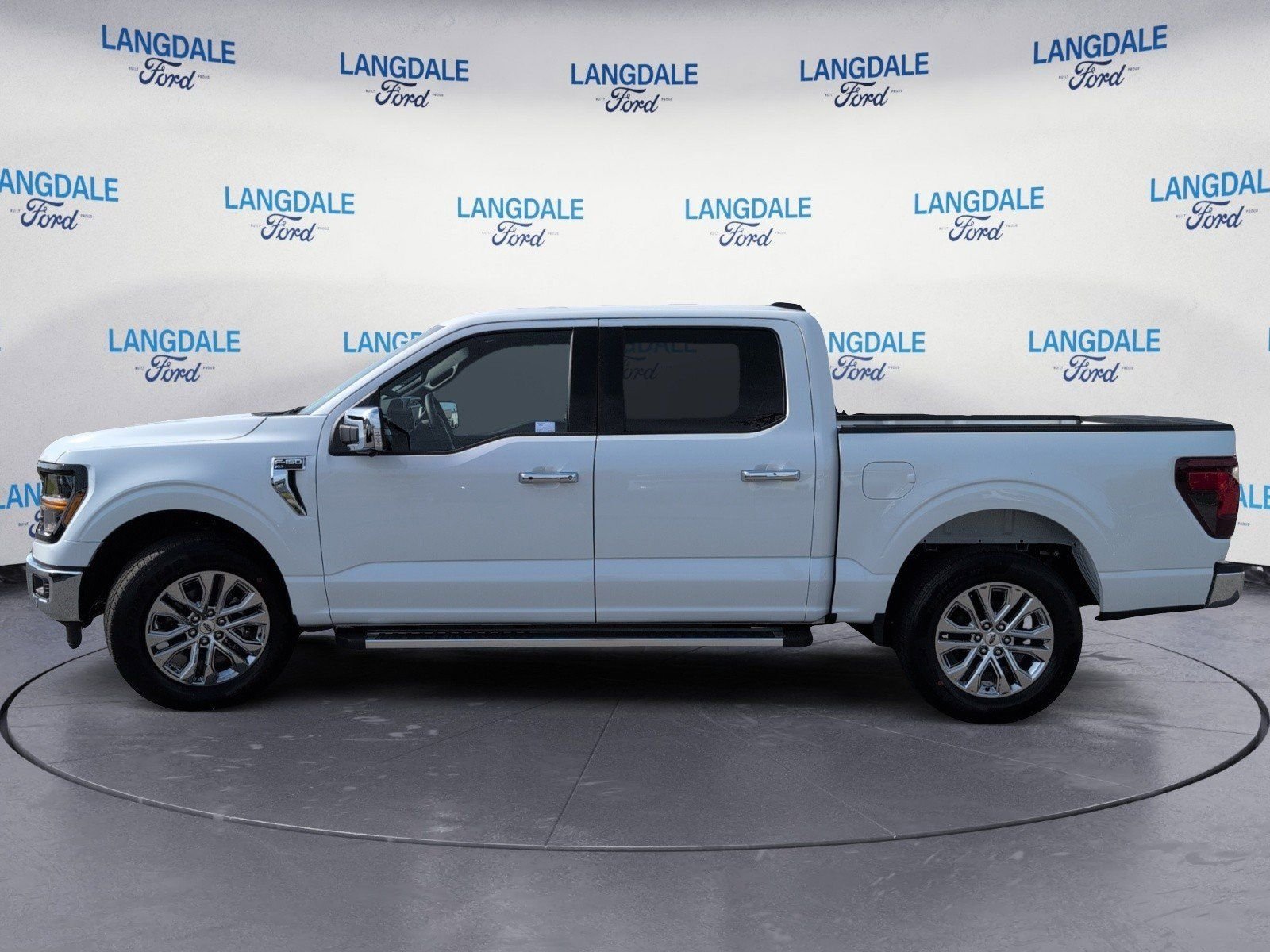 New 2026 Oxford White Ford XLT image 10