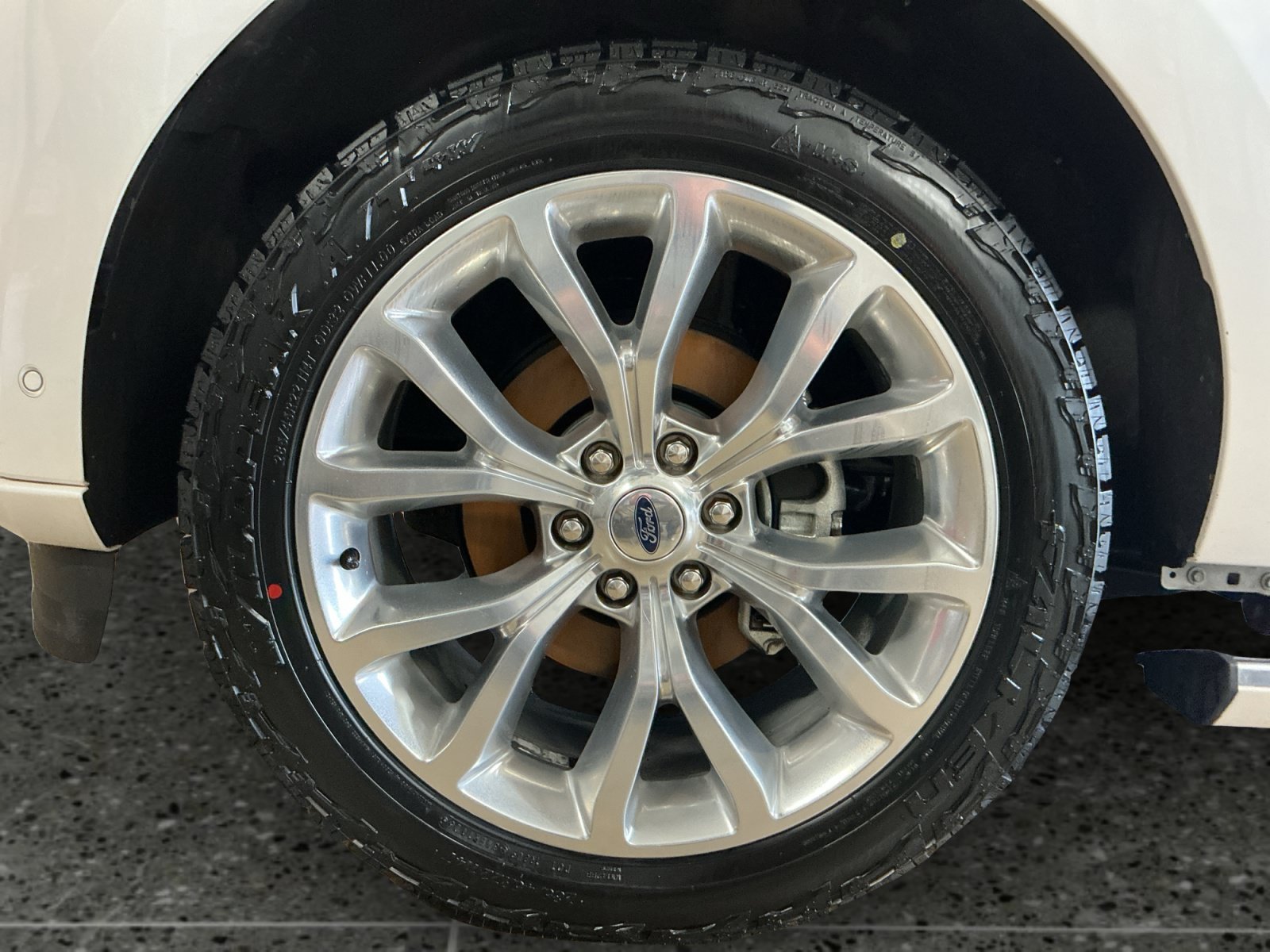 Used 2018 White Ford Platinum image 14