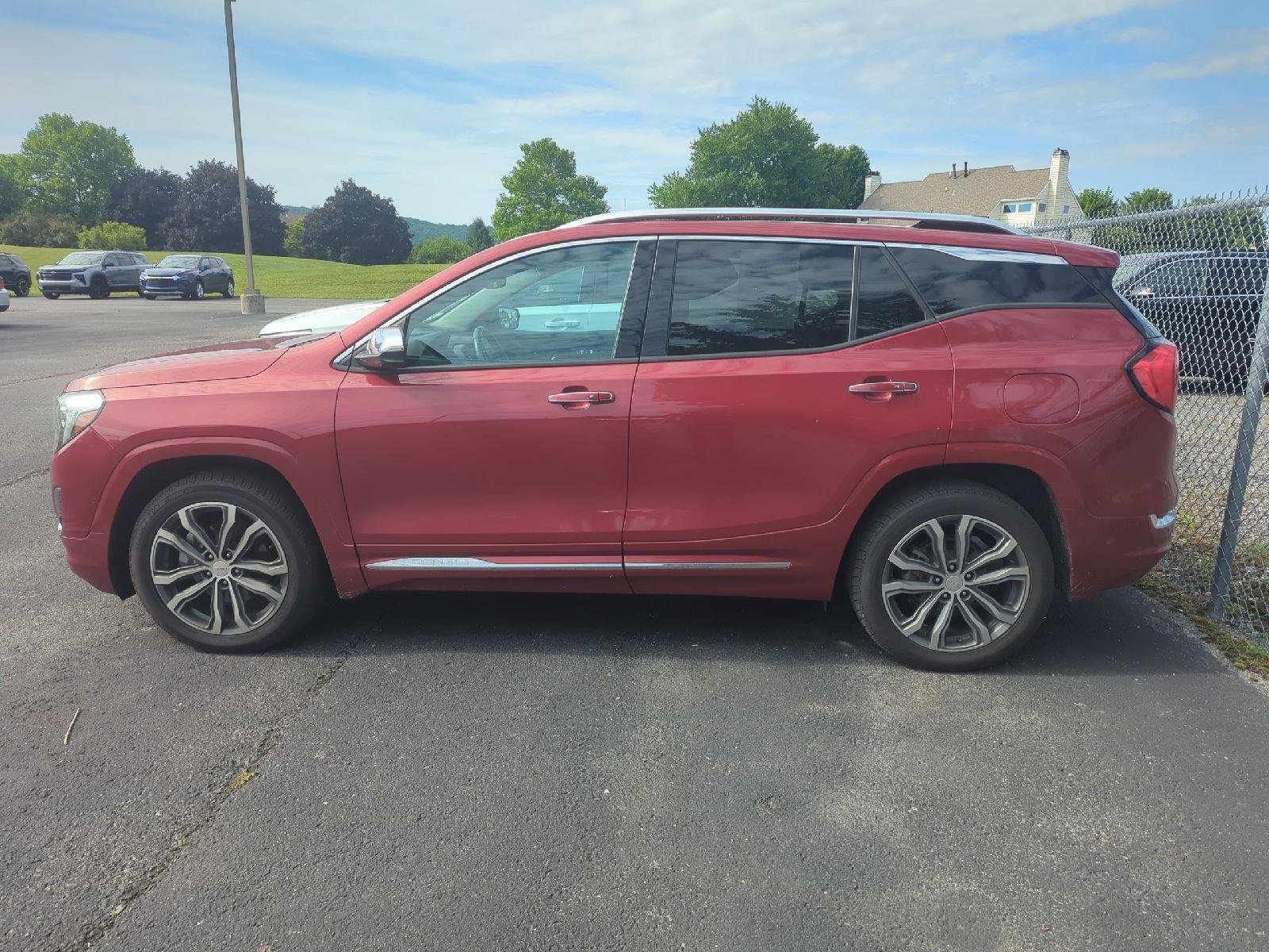 Used 2019 Red Quartz Tintcoat GMC Denali image 4
