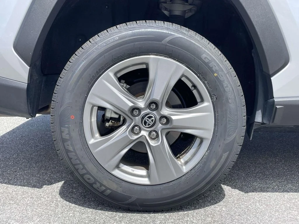Used 2025 Silver Sky Metallic Toyota XLE image 30