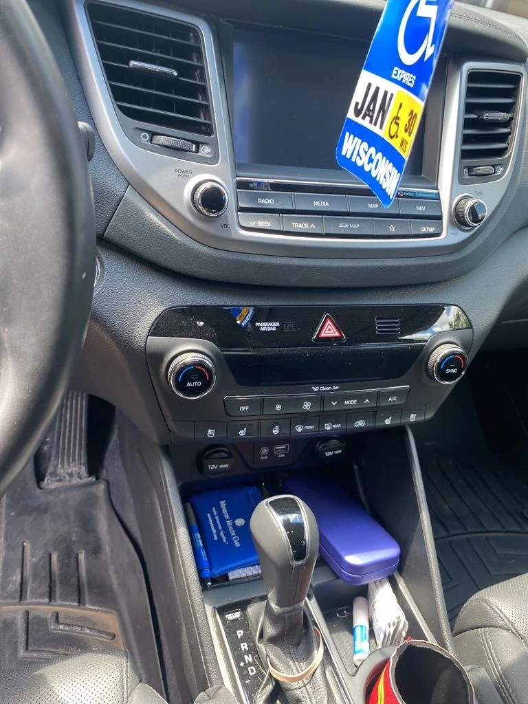 Used 2018 Molten Silver Hyundai Limited image 9