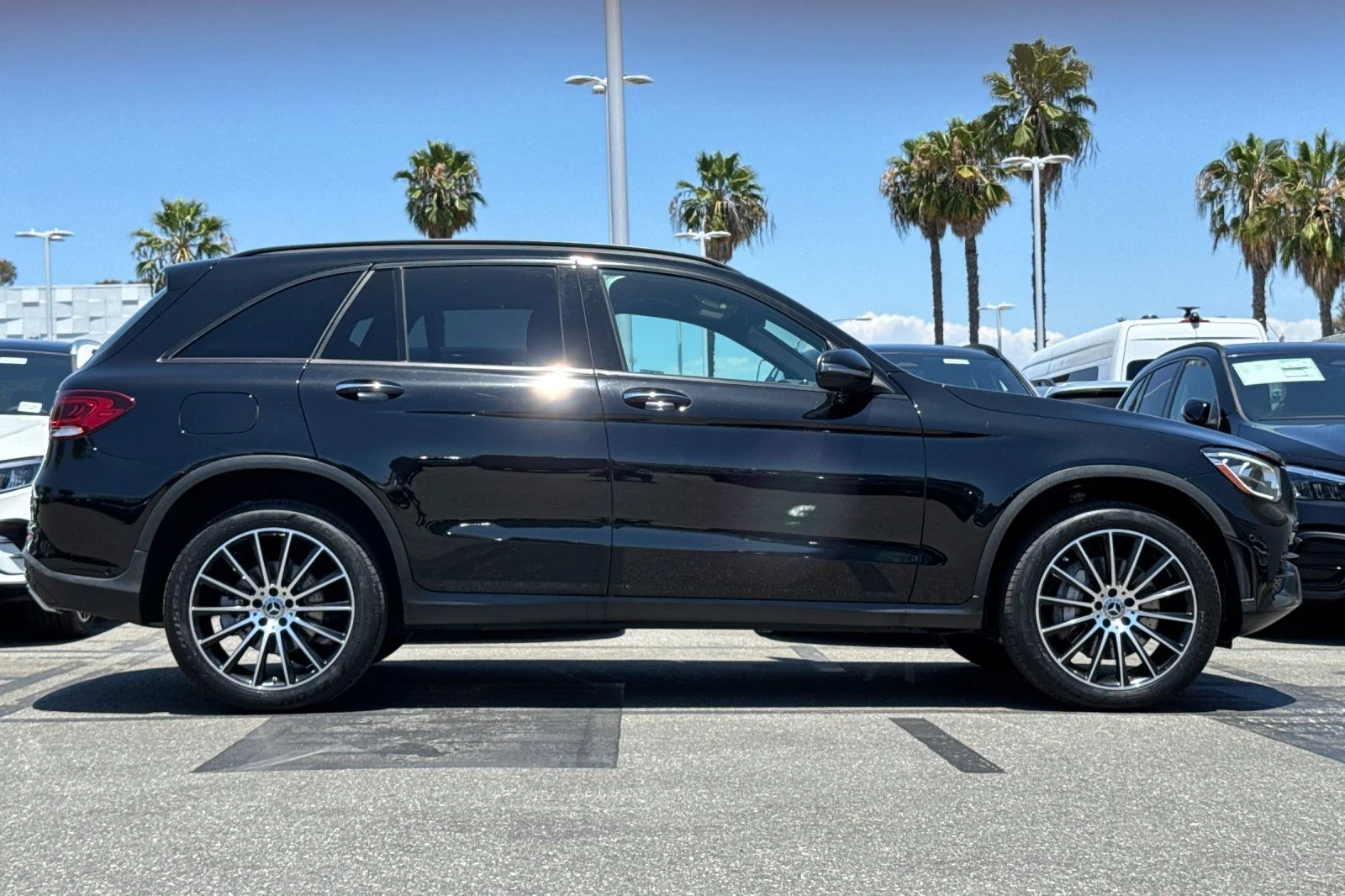 Used 2022 Black Mercedes-Benz GLC 300 image 3