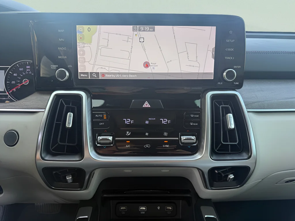 Used 2022 Gray Kia EX image 19