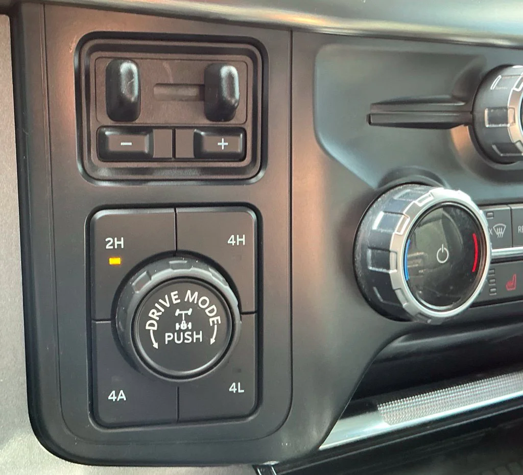 Used 2022 Silver Ford Lariat image 38