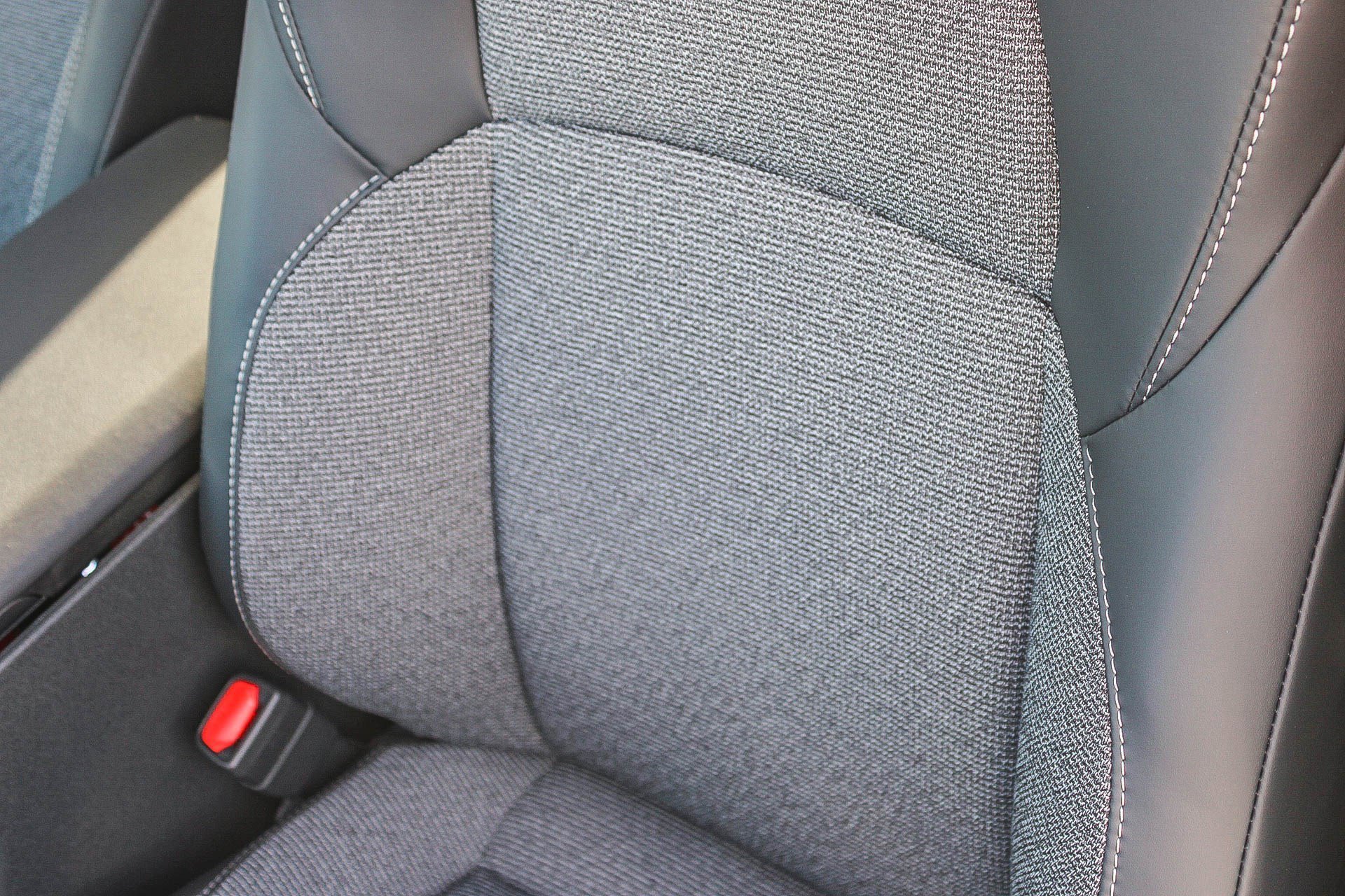 New 2026 Wind Chill Pearl <sup>1</sup> Toyota  XLE image 24