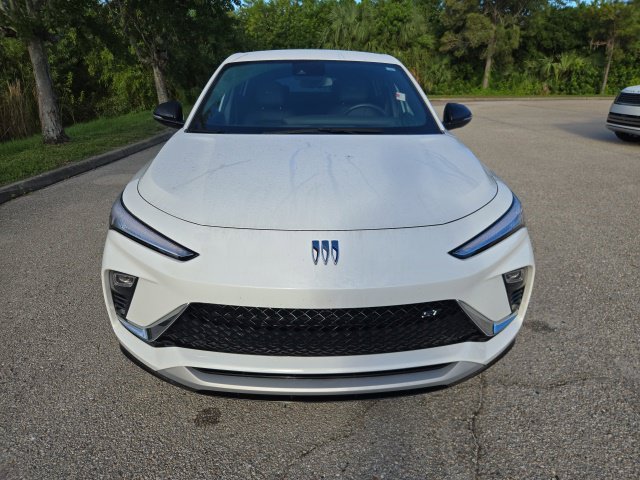 Used 2025 Summit White Buick Sport Touring image 8