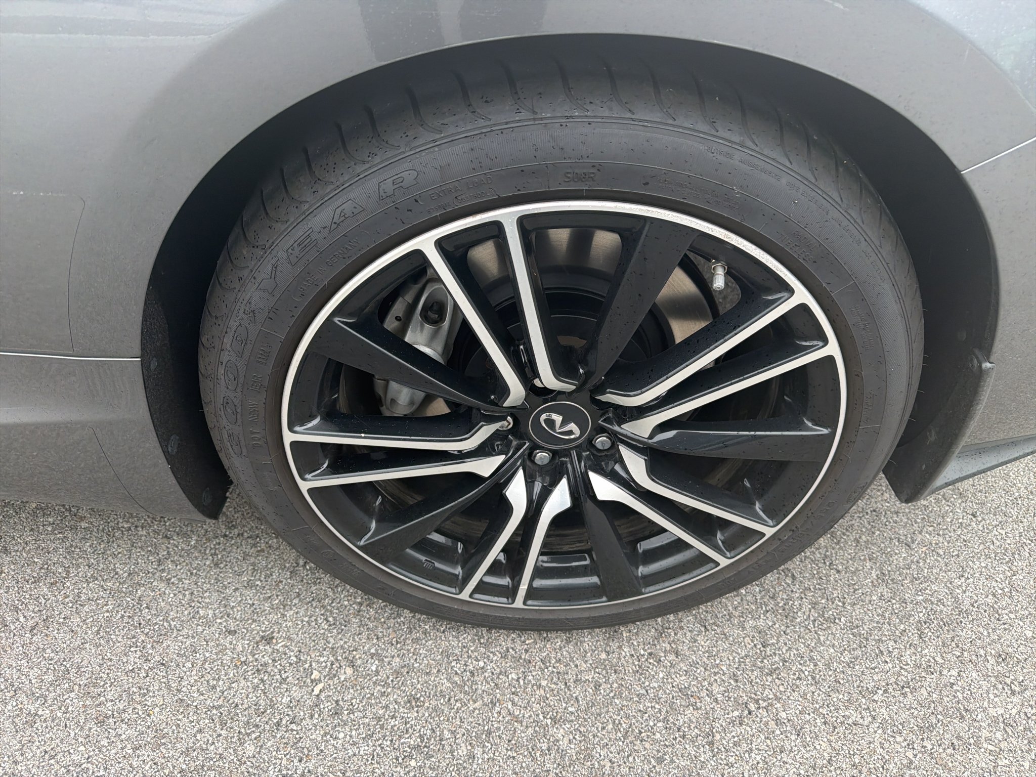 Used 2018 Graphite Shadow INFINITI SPORT image 4