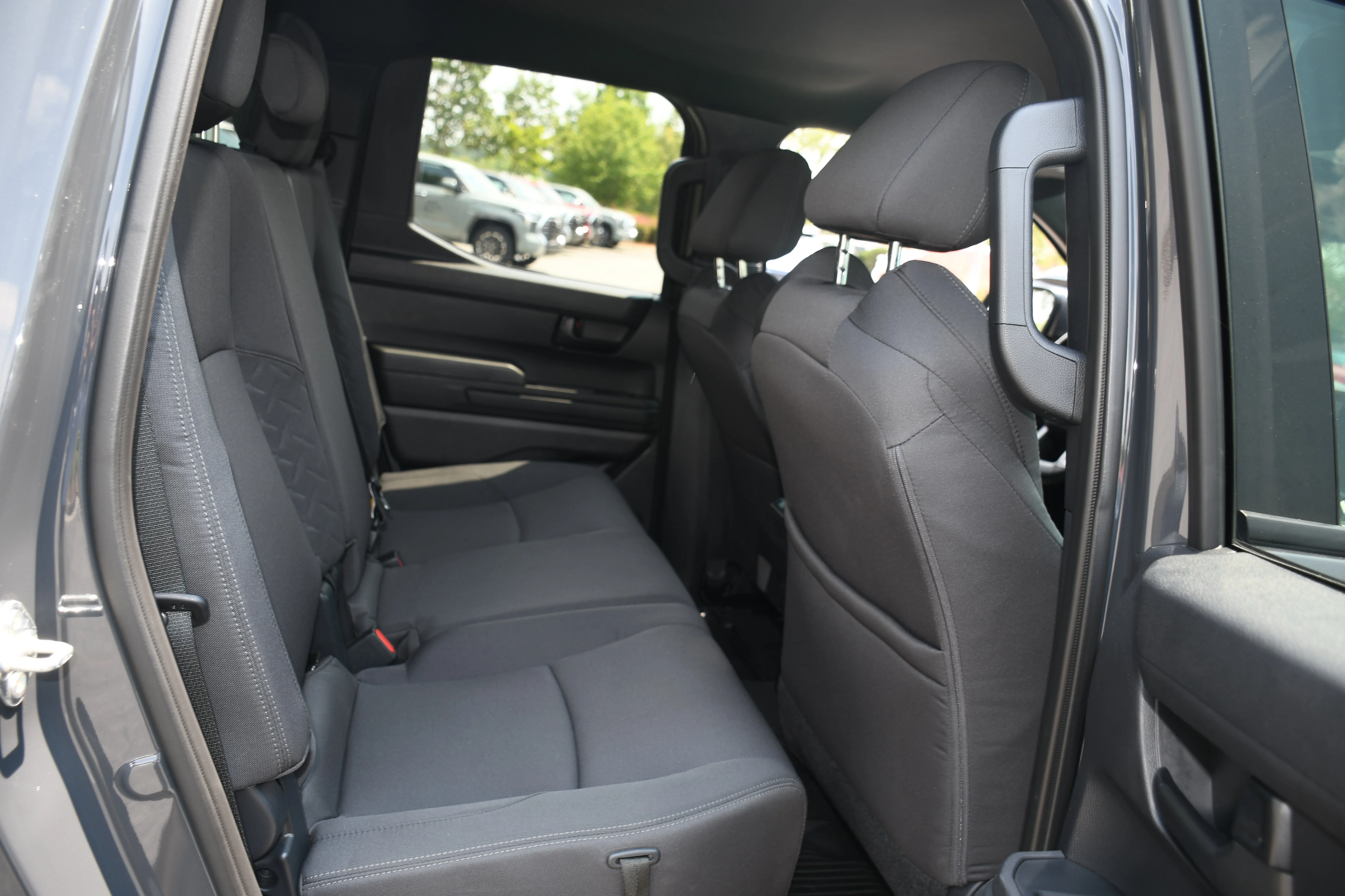 2025 Toyota Tacoma SR5 - Photo 17