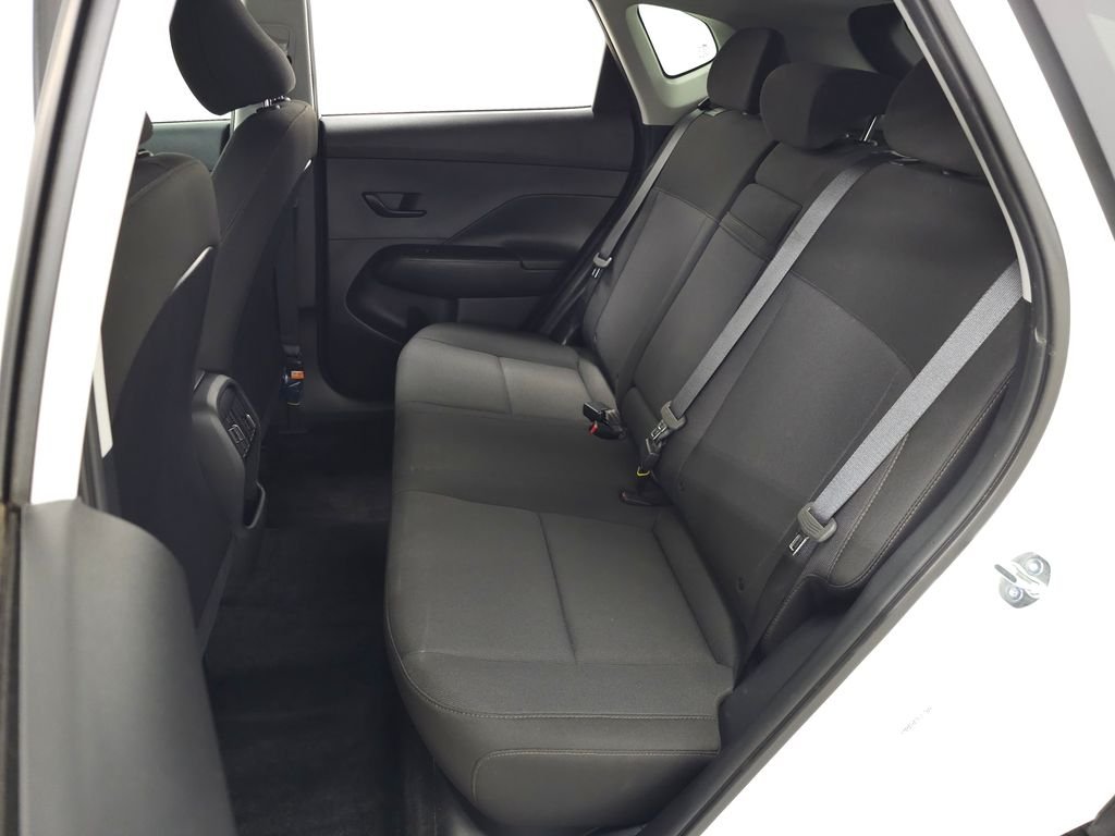 2025 Hyundai Kona SEL - Photo 28