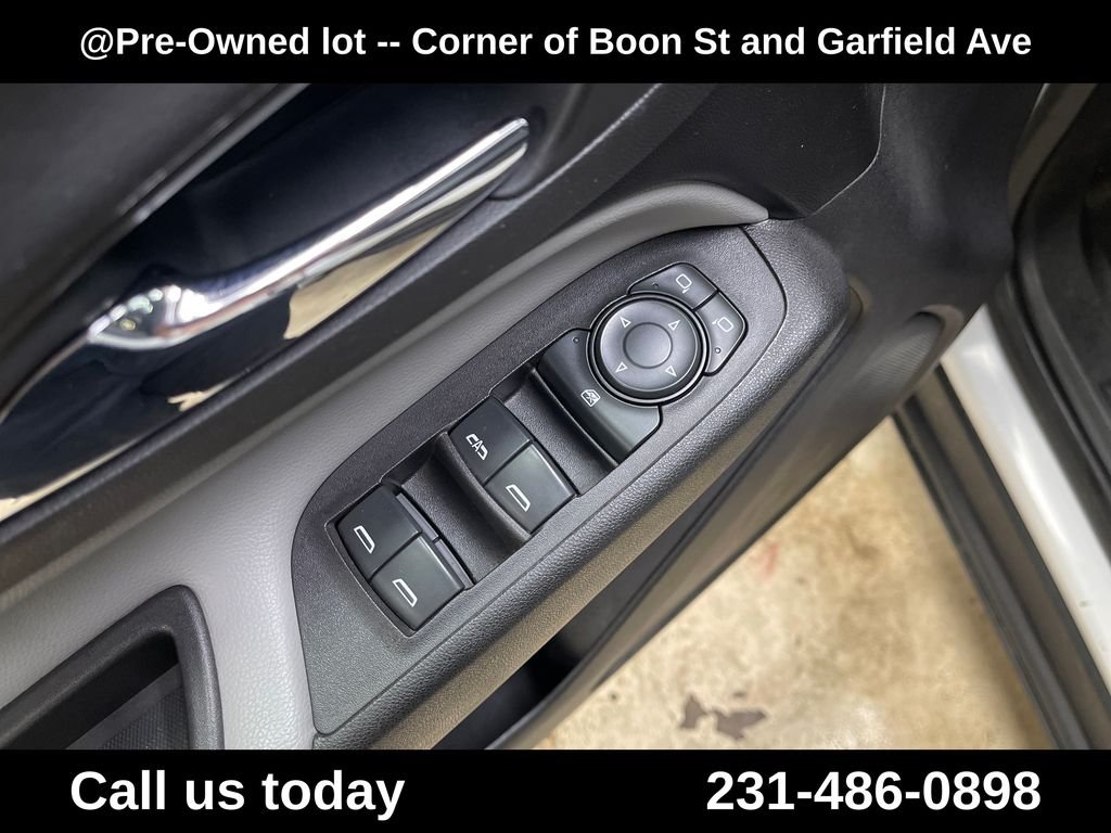Used 2020  Chevrolet LS image 16