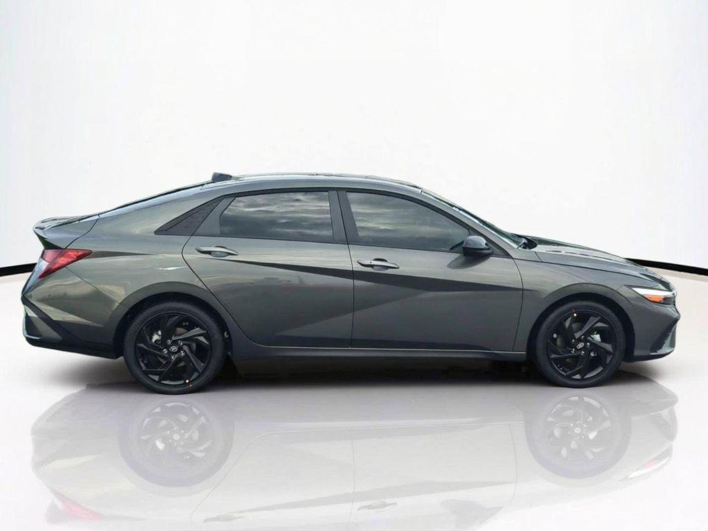 New 2026 Gray Hyundai SEL Sport image 4