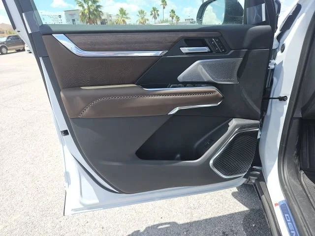 2026 GMC Acadia Denali Ultimate - Photo 14