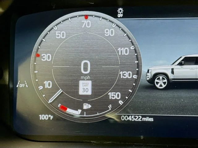 Used 2024 Hakuba Silver Metallic Land Rover X-Dynamic SE image 13