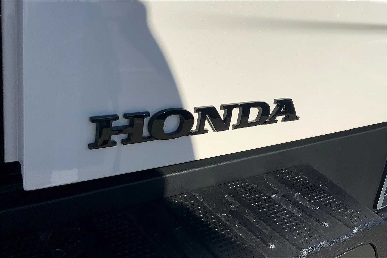 New 2026 Platinum White Pearl Honda TrailSport image 15
