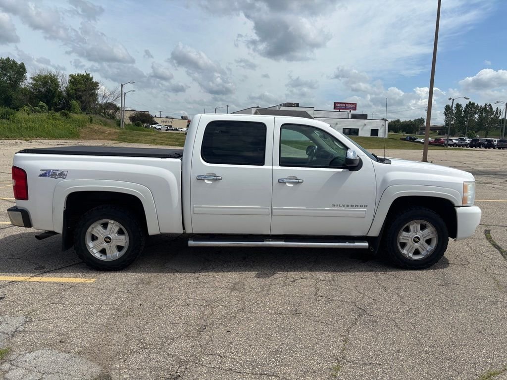 Used 2011 White Chevrolet LT image 8