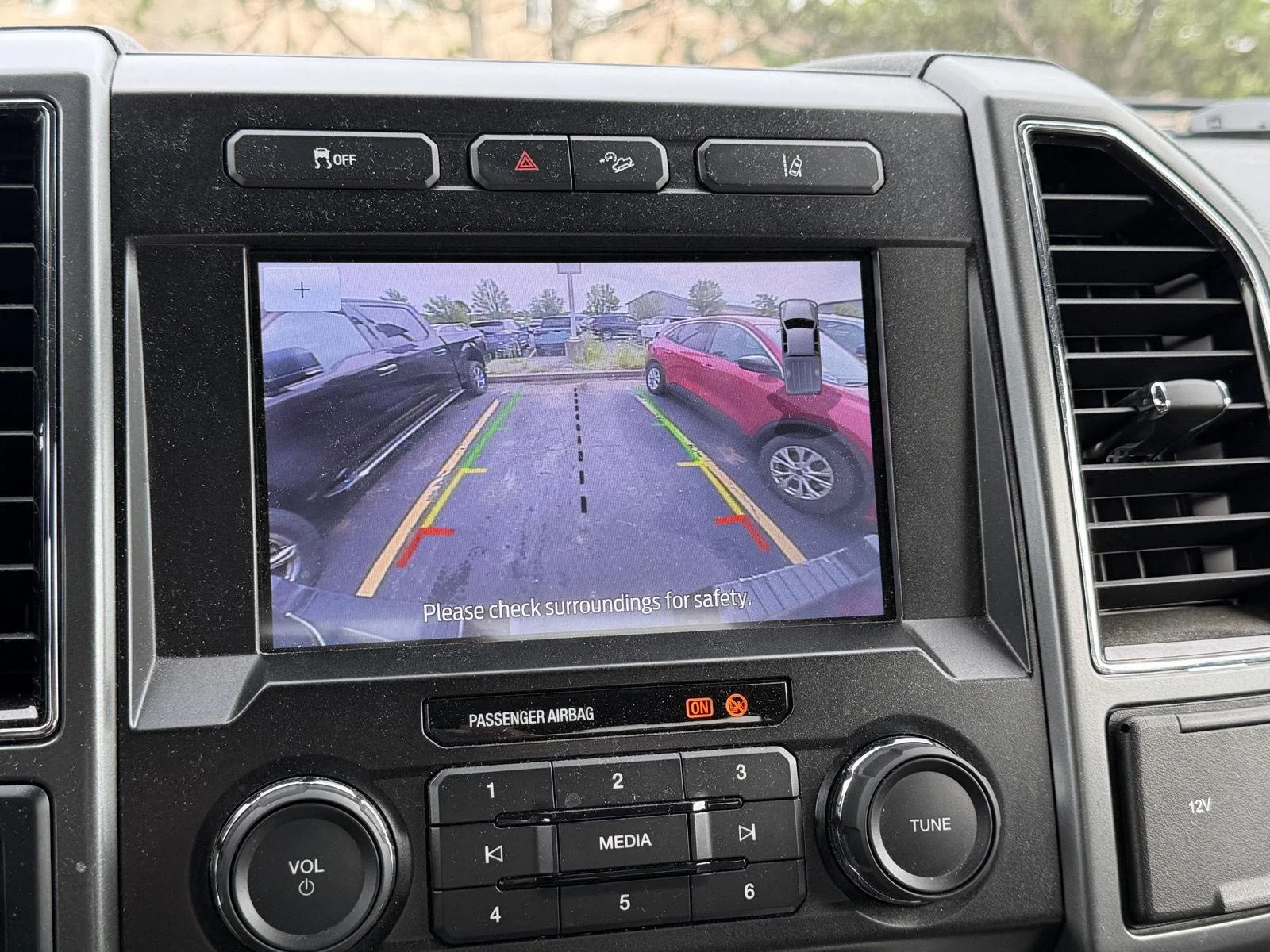 Used 2020 Iconic Silver Ford XLT image 9