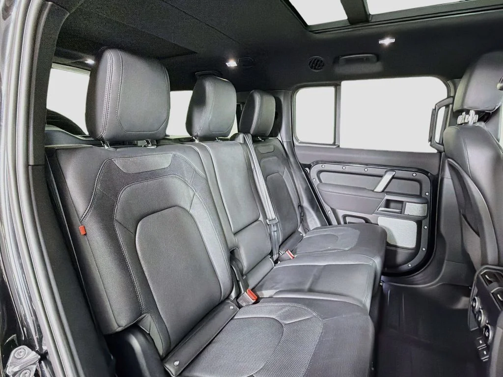 Certified Used 2023 Black Land Rover X-Dynamic SE image 29