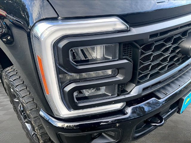 Used 2023 Black Metallic Ford Lariat image 32