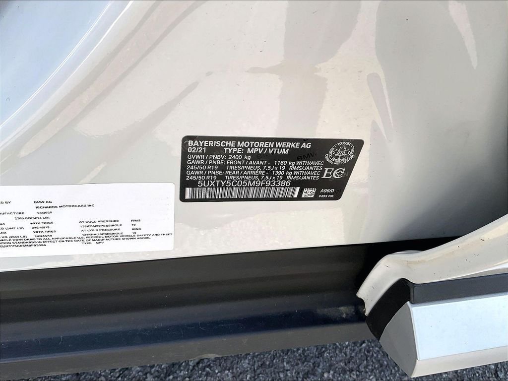 Used 2021 White BMW xDrive30i image 34