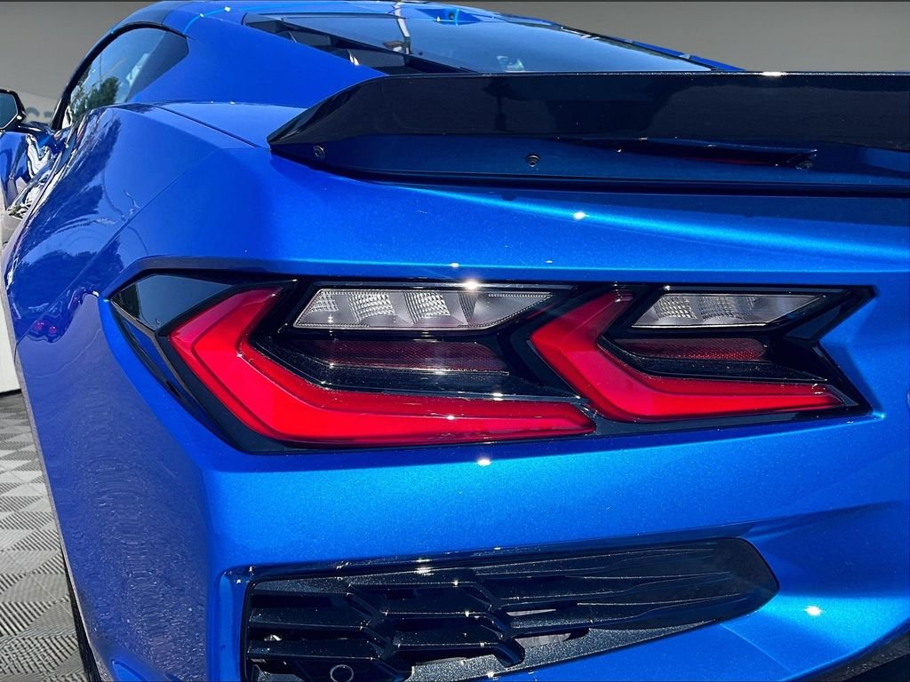 Used 2024 Blue Chevrolet Z06 image 33