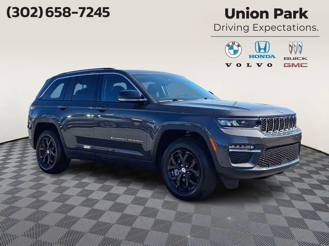 Used 2023 Gray Metallic Jeep Limited image 3