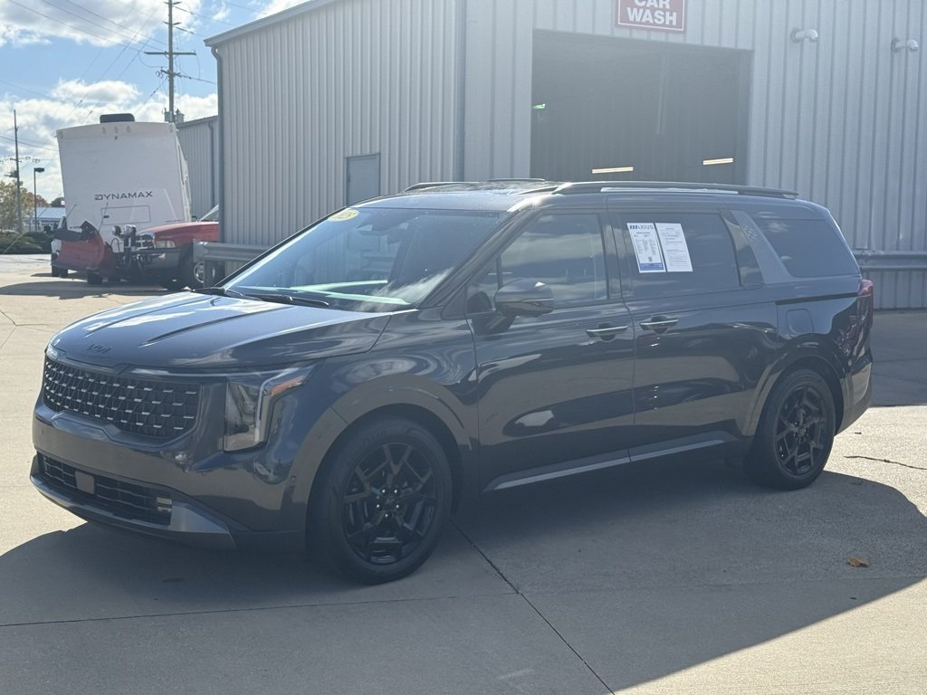 2025 Kia Carnival SX photo 3