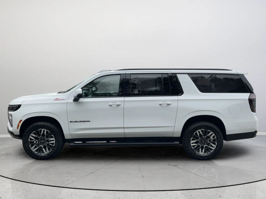 2026 Chevrolet Suburban Z71 - Photo 8