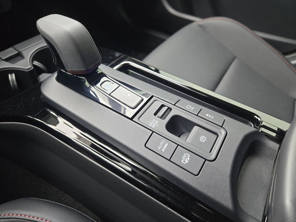 2026 Toyota Prius Plug-in Hybrid XSE - Photo 17