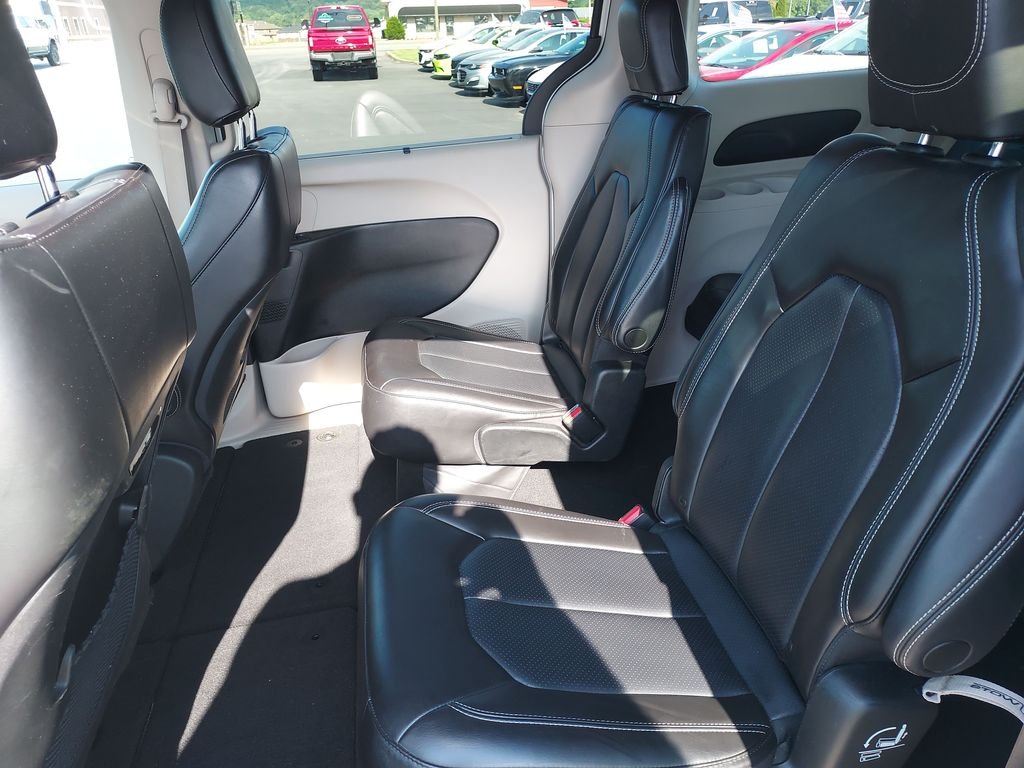Used 2023 White Chrysler Touring L image 22