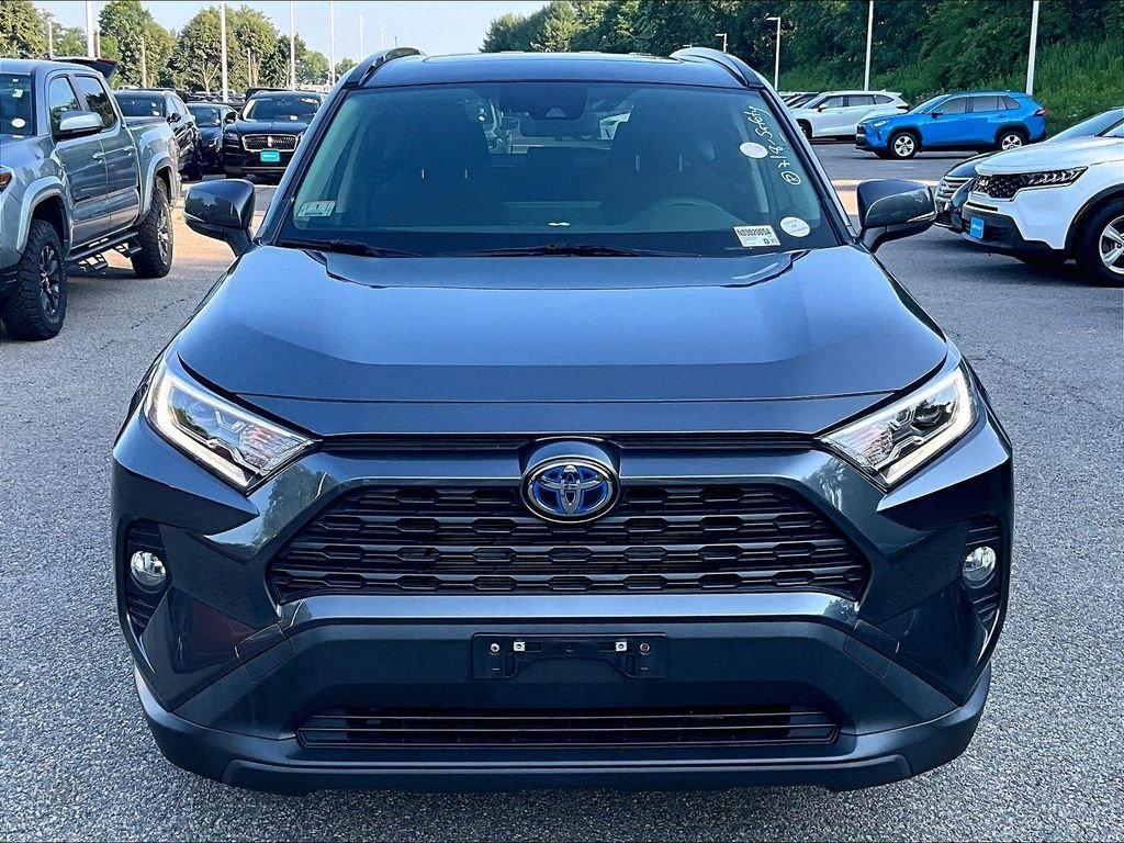 Used 2020 Gray Toyota XLE image 2