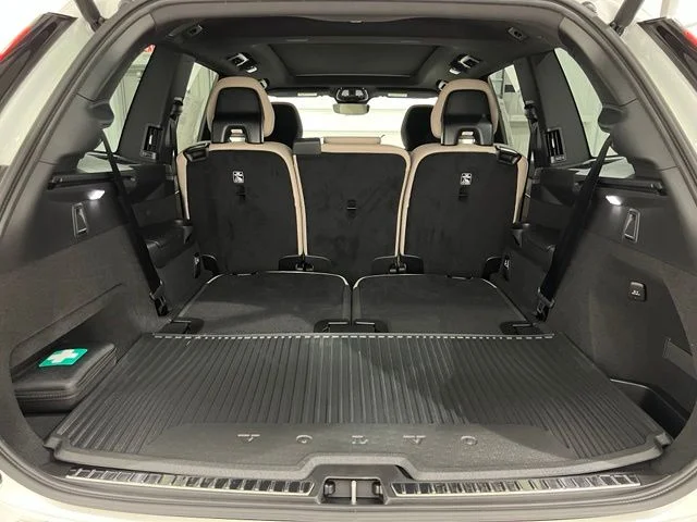 New 2026 Crystal White Volvo Plus image 21