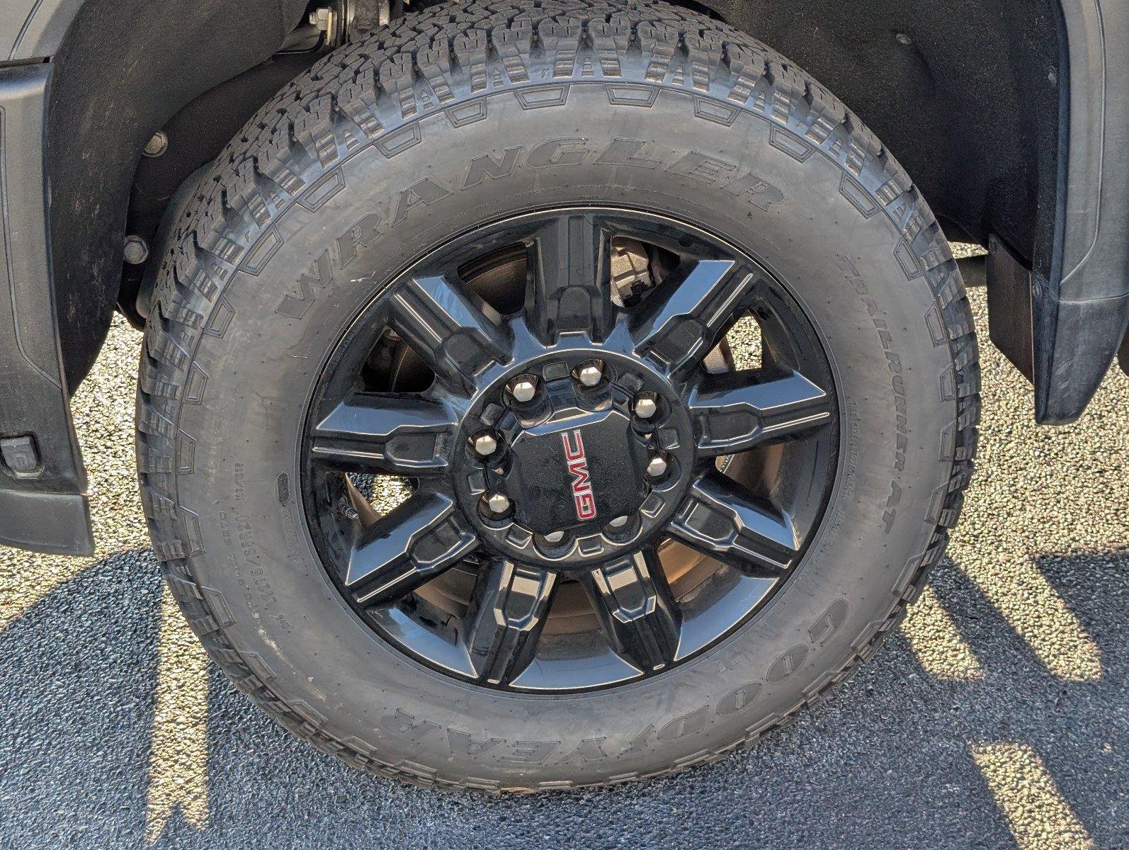 Used 2024 Summit White GMC AT4 image 12
