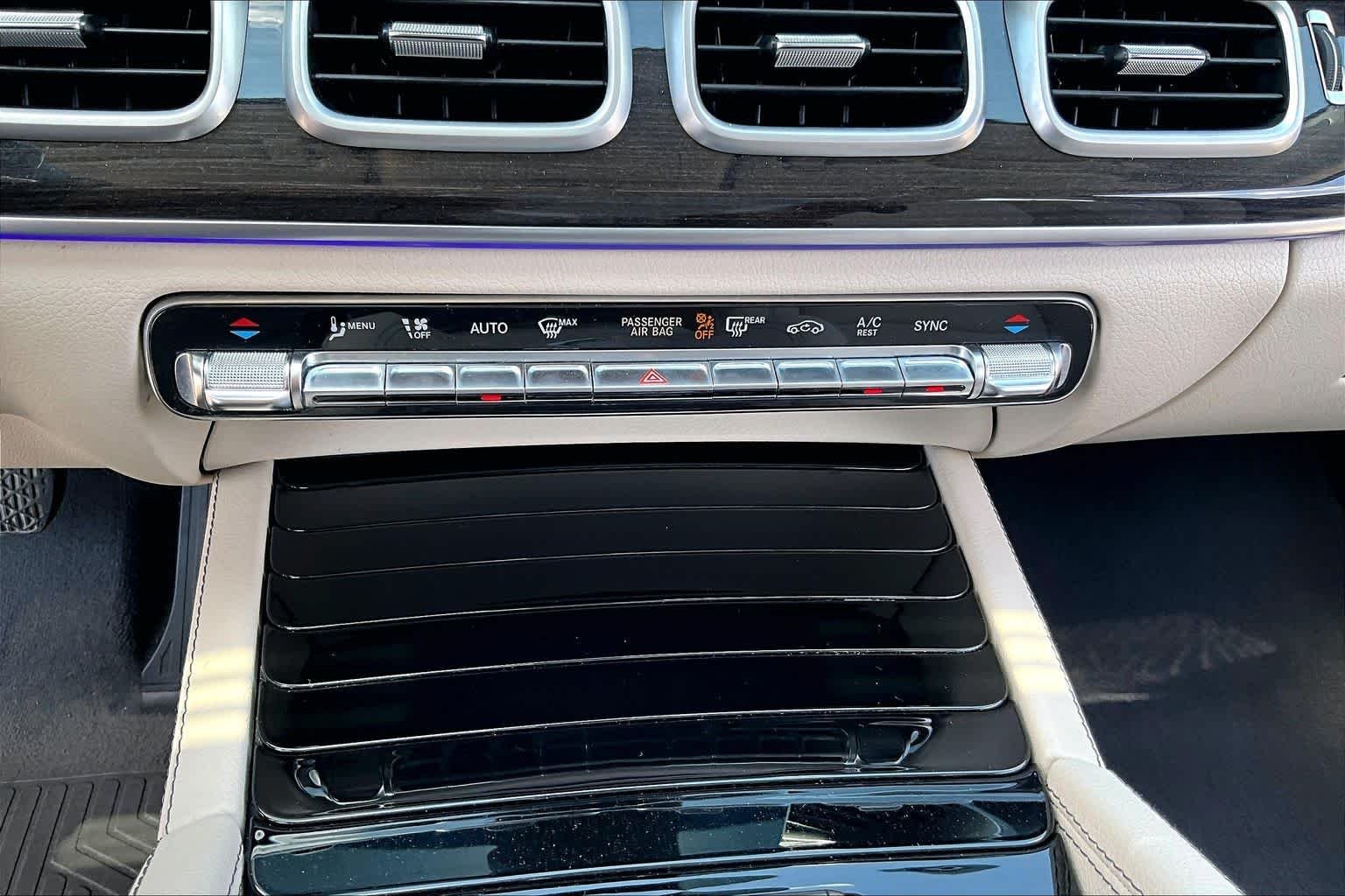 Used 2020 Lunar Blue Metallic Mercedes-Benz GLE 350 image 32