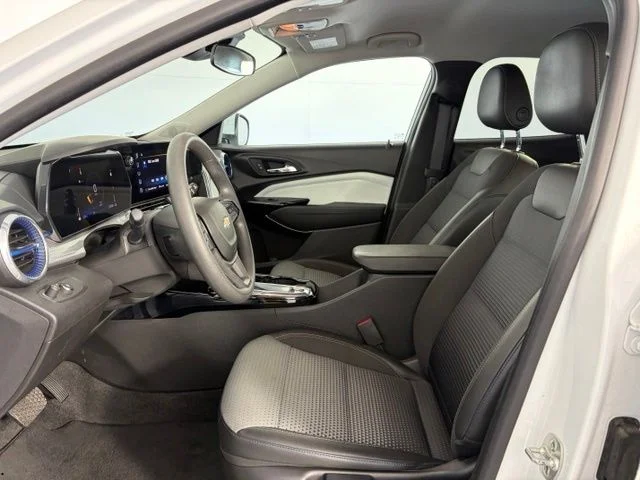 Used 2024 White Chevrolet LT image 11