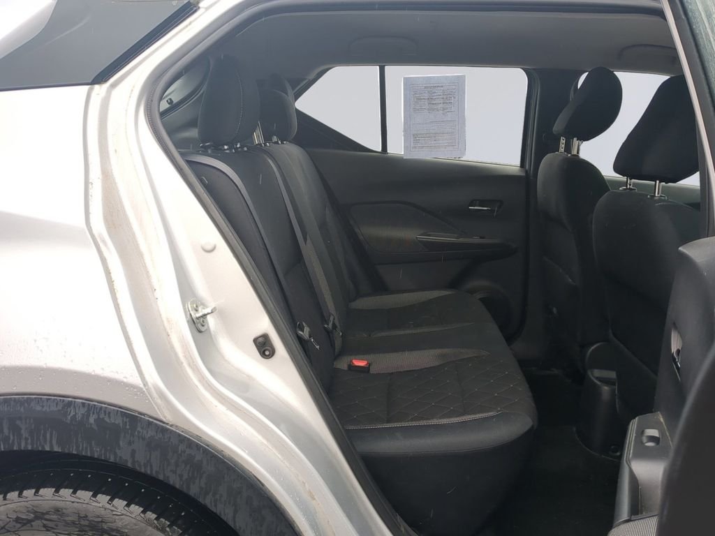 Used 2018 Silver Nissan SV image 19