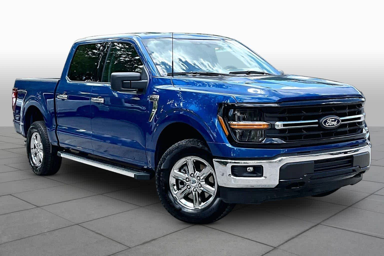 Used 2025 Atlas Blue Ford XLT image 3